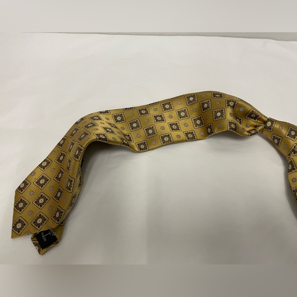 ROBERT TALBOTT BEST OF CLASS Fine Textured Medallions Print Thick Silk Power Tie